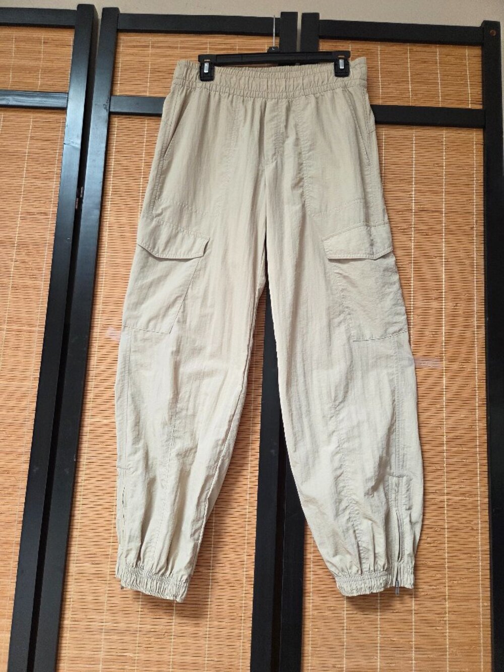 Old Navy Women Size S High Waisted Ankle Zip Cargo Jogger Beige Barrel Leg Pants